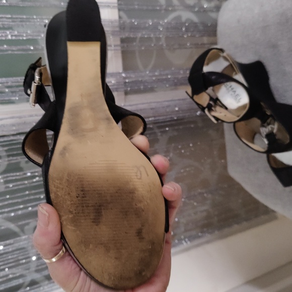 Michael Kors size 8 comfortable - Picture 5 of 5